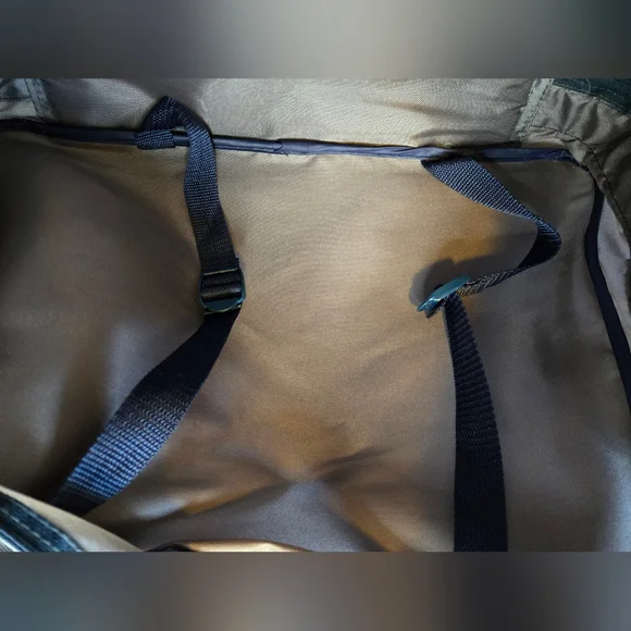 Cathay Pacific Vintage Airline Flight Bag 1990s Travel Shoulder Computer Bag - Picture 7 of 9